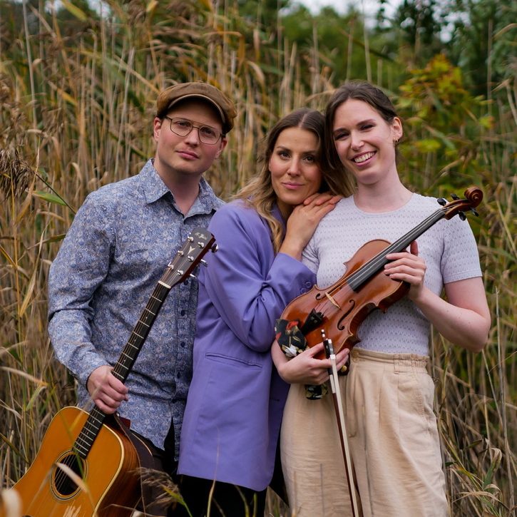 Hääbändi ja bilebändi Stringbreakers jäsenet